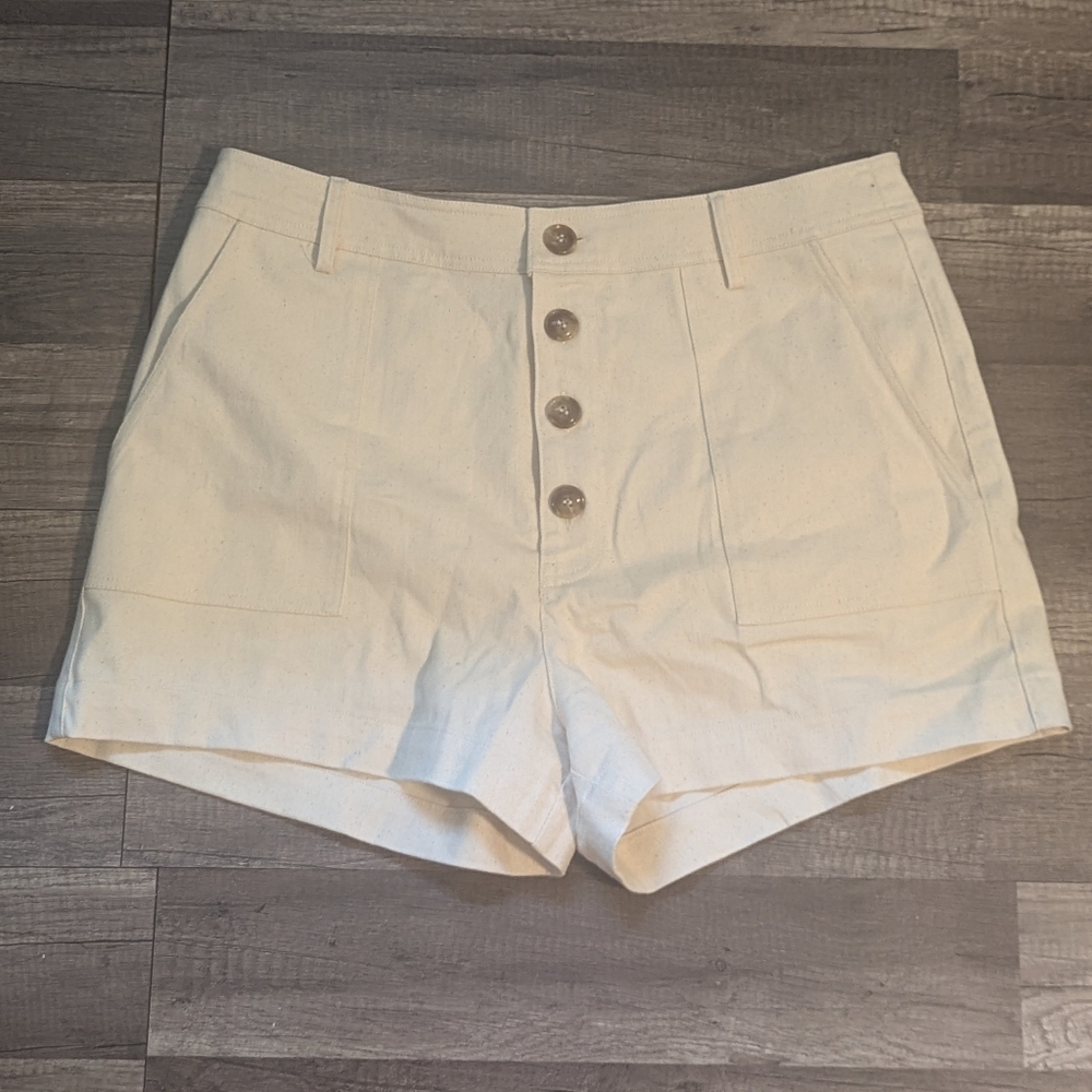 🔥NWT🔥Size L Western Cruise Into Crochet Breezy Bottom Beige Francesca's Shorts